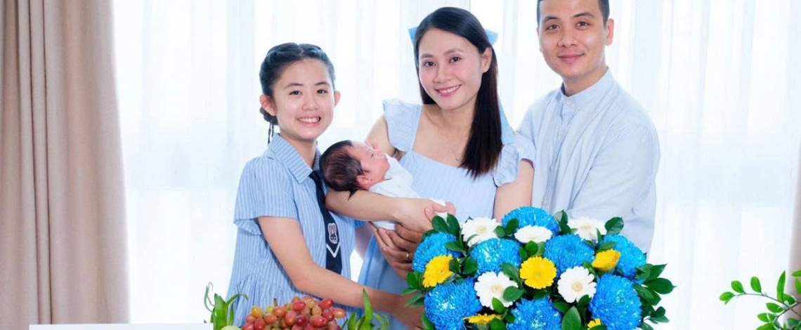 Sao Việt 18/1: Vợ chồng diễn viên Thanh Hiền mừng đầy tháng con trai