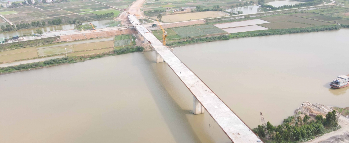 Cận cảnh cầu Cẩm Lý ở Bắc Ninh, nối đường bộ với đường sắt sắp hoàn thành
