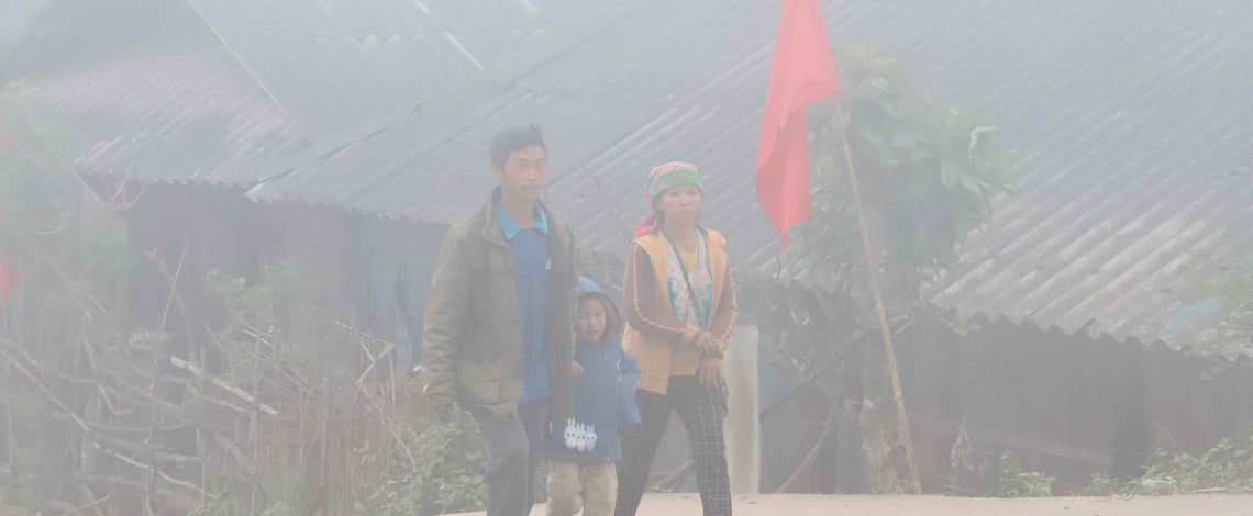 Sơn La: Trời rét kèm sương mù, cử tri Co Mạ nô nức đi bầu cử từ sớm