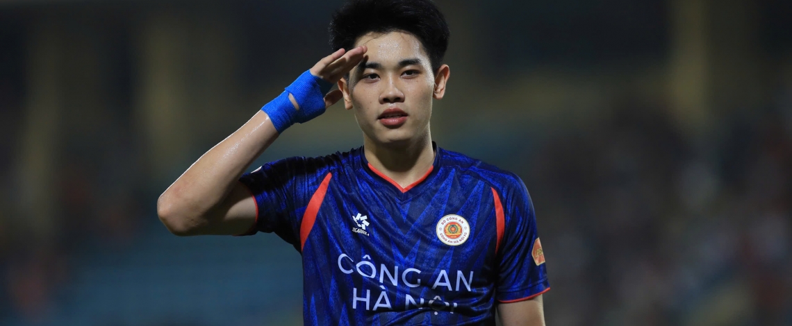 Đình Bắc tỏa sáng giúp CLB CAHN thắng Đà Nẵng trong ngày đặc biệt của Quang Hải