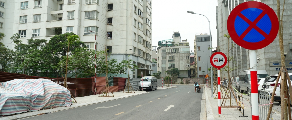 Vì sao tuyến đường nối Minh Khai - Lạc Trung (Hà Nội) thông xe kỹ thuật rồi để đó?