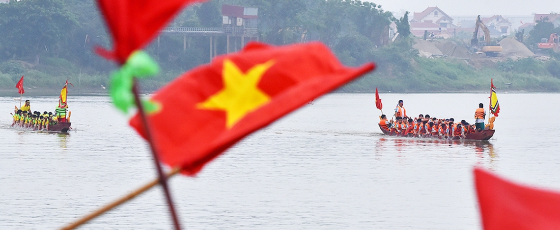 Sôi động cuộc thi bơi chải tại Lễ hội chiến thắng Như Nguyệt 2026