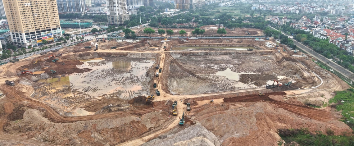 Hồ Mễ Trì thi công “xuyên lễ”: Tăng tốc cán đích trước mùa mưa 2026