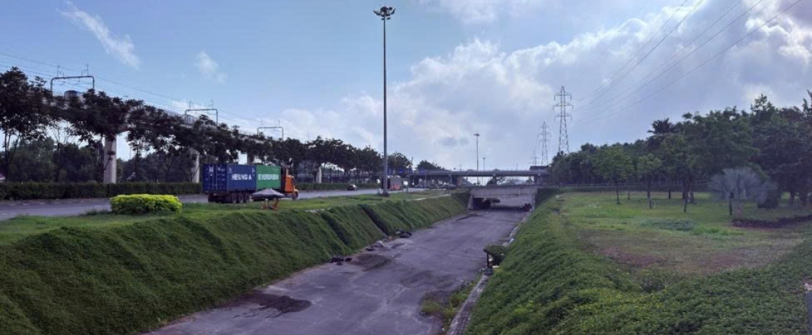 Hầm chui Trạm 2: Huyết mạch cửa ngõ biến thành bãi tập kết, sửa chữa xe tải