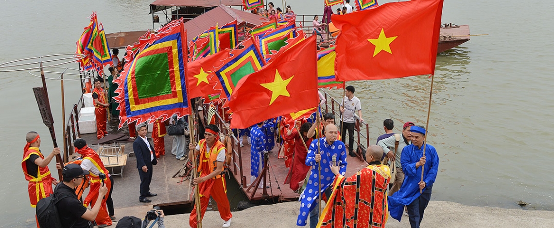 Đặc sắc nghi lễ rước nước cúng dâng Thánh tại Lễ hội truyền thống làng Bát Tràng