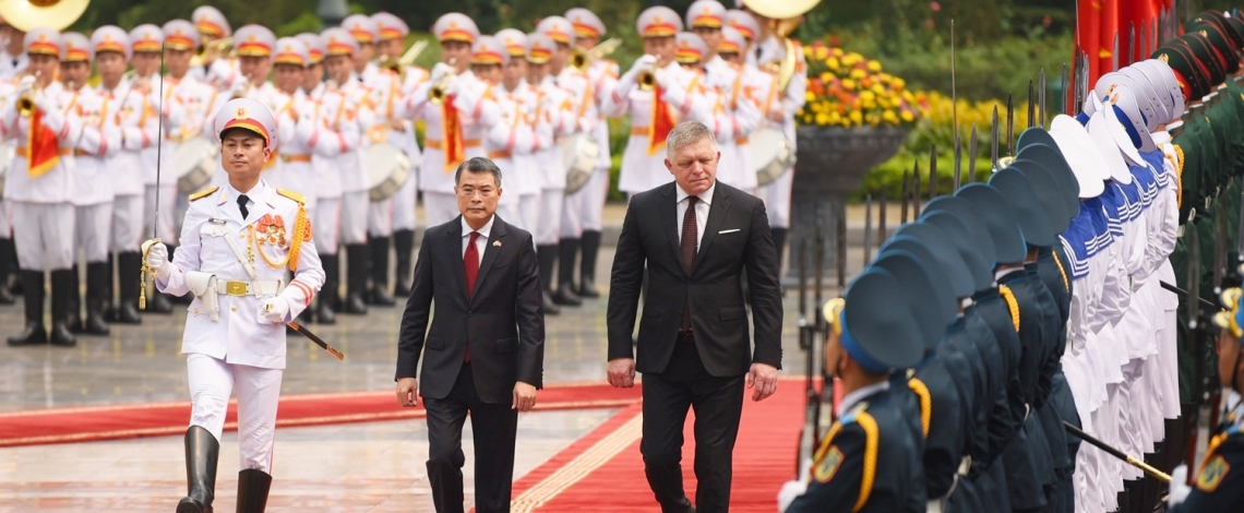 Toàn cảnh Thủ tướng Lê Minh Hưng chủ trì lễ đón chính thức Thủ tướng Slovakia
