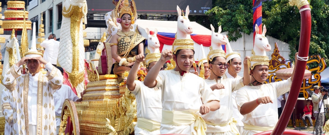 Phnom Penh rực rỡ sắc màu trong lễ hội Nokor Sangkranta