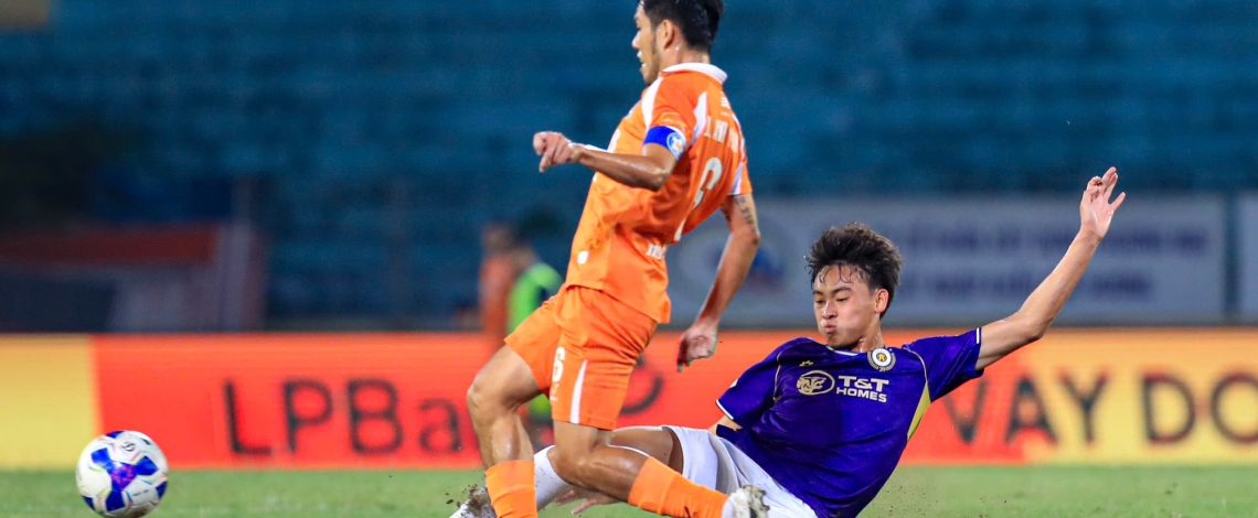Sao trẻ tỏa sáng, Hà Nội FC đánh bại Đà Nẵng trong trận đấu có 2 thẻ đỏ