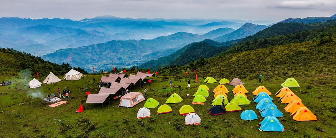 Du lịch Quảng Ninh: Chinh phục đỉnh Cao Xiêm hùng vĩ