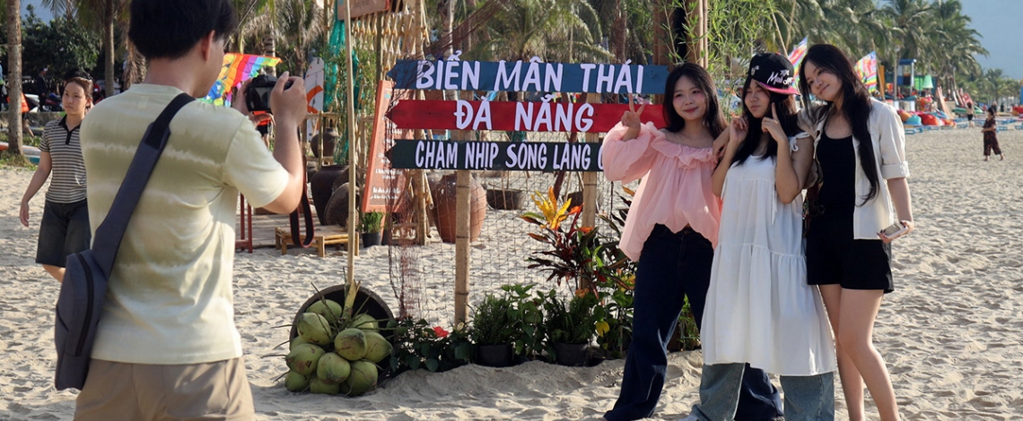 Trải nghiệm “Đón nhịp chợ cá bình minh” tại bãi biển Mân Thái, Đà Nẵng