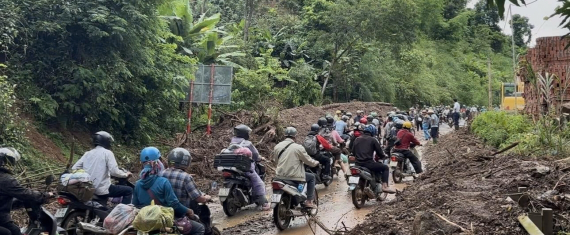 Cẩn trọng khi di chuyển trên đèo Chiềng Pấc, QL6, Sơn La