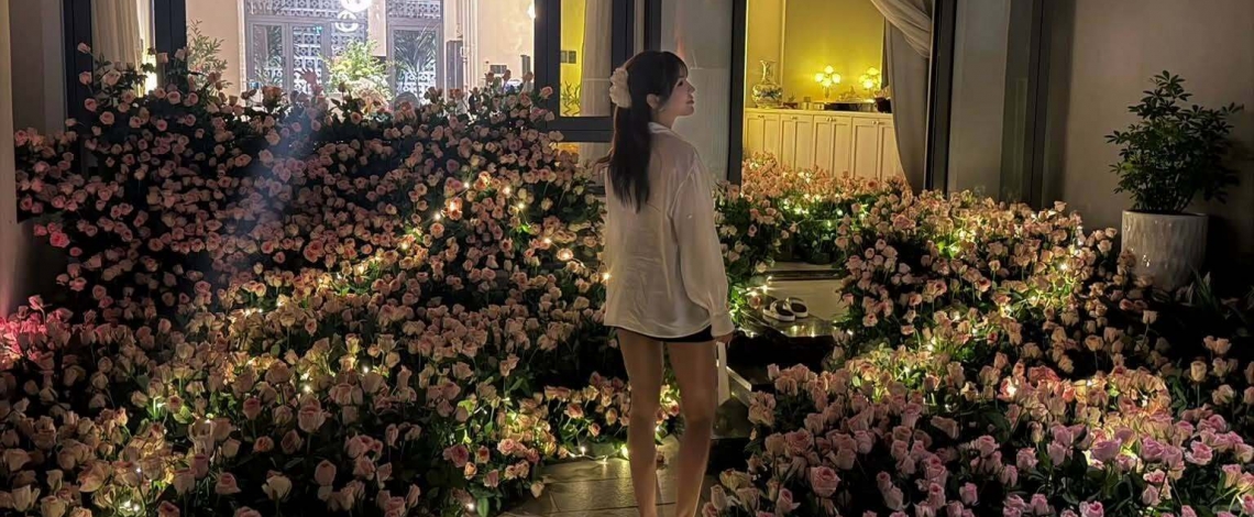 Sao Việt 23-8: Diệp Lâm Anh nhận quà bất ngờ từ bạn trai kém 11 tuổi