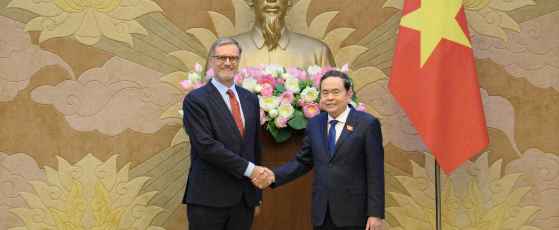 Chủ tịch Quốc hội Trần Thanh Mẫn tiếp Đại sứ Pháp Olivier Brochet