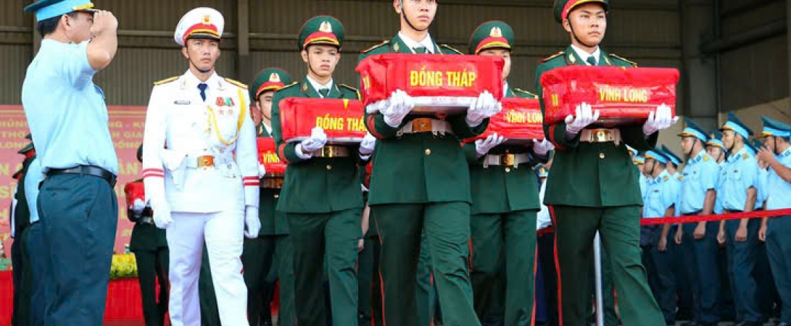 Chuyến bay đặc biệt đưa 8.453 mẫu hài cốt liệt sĩ ra Hà Nội giám định ADN
