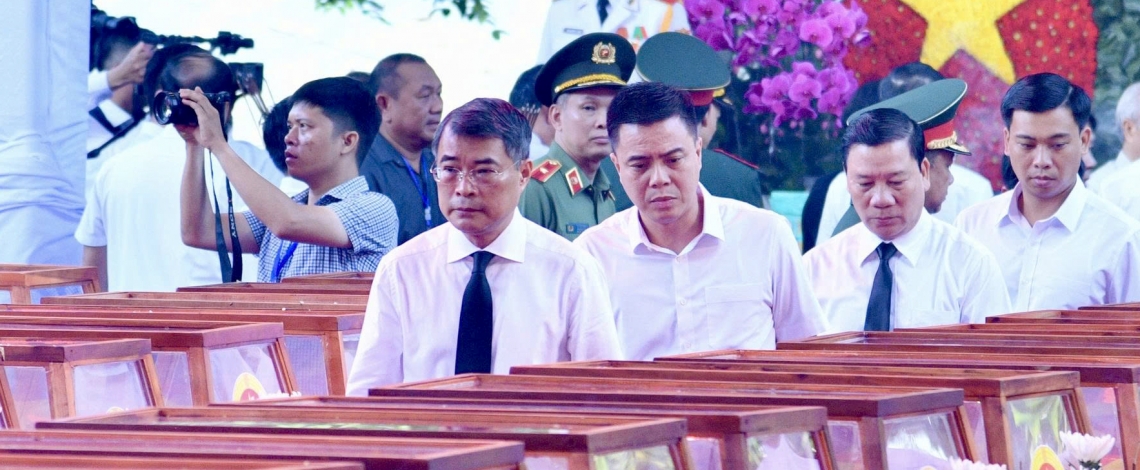 Thủ tướng dự Lễ viếng, truy điệu và an táng hài cốt liệt sĩ tại TP.HCM