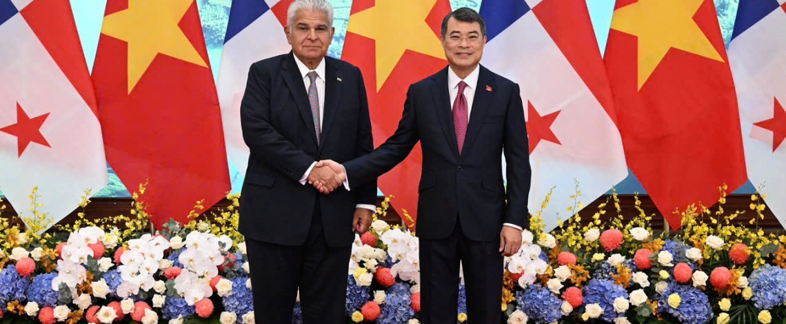 Thủ tướng Lê Minh Hưng hội kiến Tổng thống Panama José Raúl Mulino