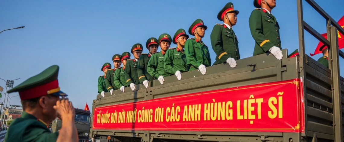 Trang nghiêm dòng người tiễn đưa 93 liệt sĩ về Nghĩa trang liệt sĩ Vị Xuyên