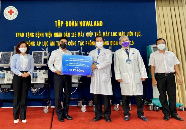 Novaland trao tặng thiết bị y tế tại Bệnh viện Nhân dân 115