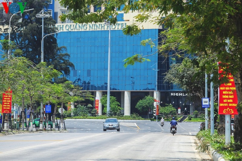 Quảng Ninh: Người Hạ Long đón kỳ nghỉ lễ khác lạ