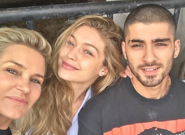 Siêu mẫu Gigi Hadid đang mang bầu bé gái