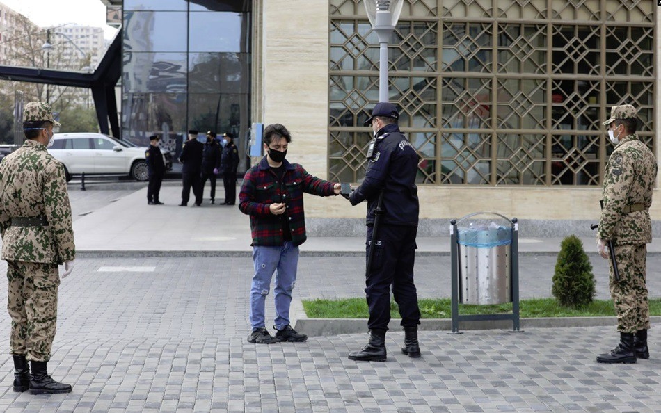 azerbaijan_kien_quyet_chong_covid_19_reuters_vrnf.jpg