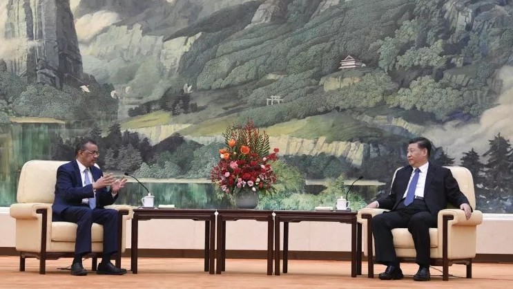 Tổng Giám đốc WHO Tedros Adhanom Ghebreyesus và Chủ tịch Trung Quốc Tập Cận Bình gặp nhau tại Bắc Kinh ngày 28/1. Ảnh: Getty