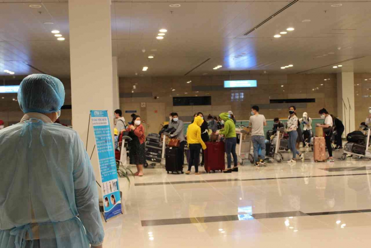 297 công dân Việt Nam trên chuyến bay từ UAE về được cách ly tại Bạc Liêu.