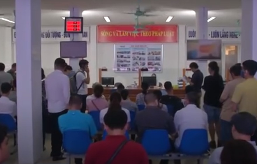 Quá tải làm thủ tục bảo hiểm thất nghiệp