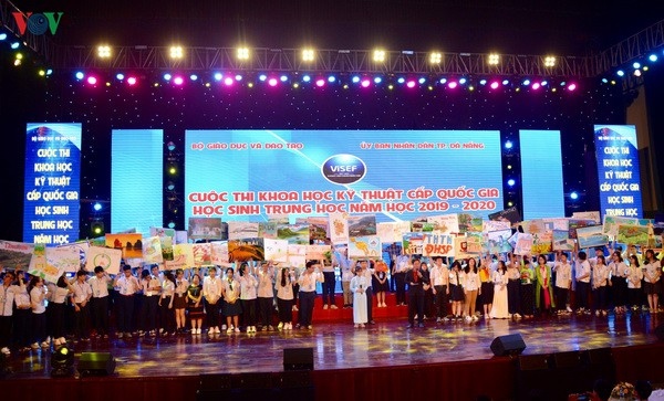 260 học sinh đại diện các trường trung học cả nước tham dự cuộc thi.