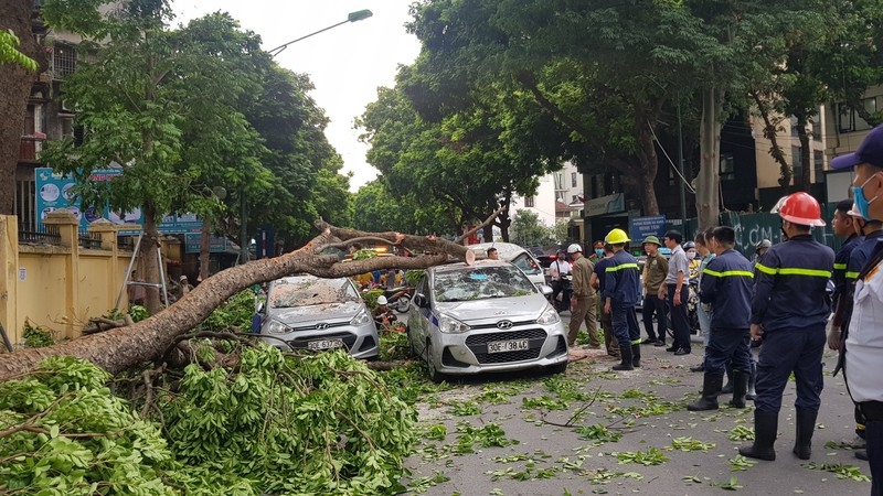 Lực lượng chức năng khắc phục sự việc.
