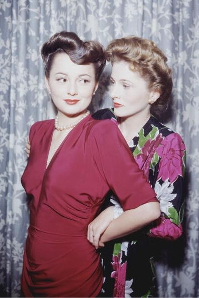 actress-olivia-de-havilland-with-her-sister-actress-joan-news-photo-1593622896.jpg