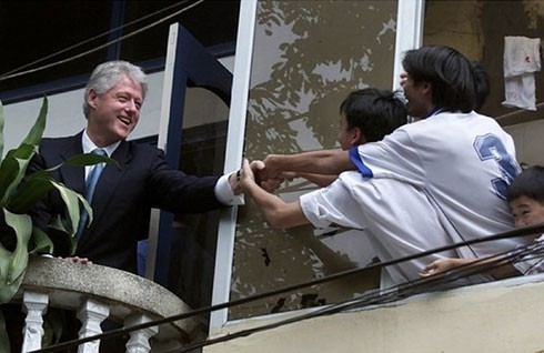 Five years after announcing the normalisation of the US-Vietnam relations, President Bill Clinton made a historic visit to Vietnam in late 2010
