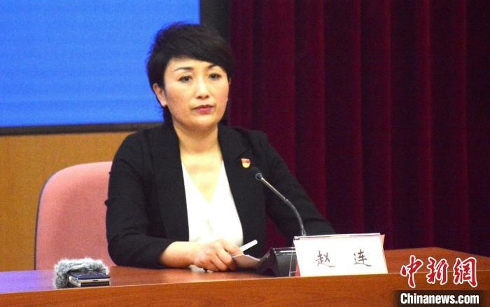 Bà Triệu Liên, Phó Chủ nhiệm Ủy ban Y tế và Sức khỏe thành phố Đại Liên. Ảnh: Chinanews.
