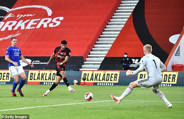 Bournemouth thắng 4-1 Leicester City (Ảnh: Getty).
