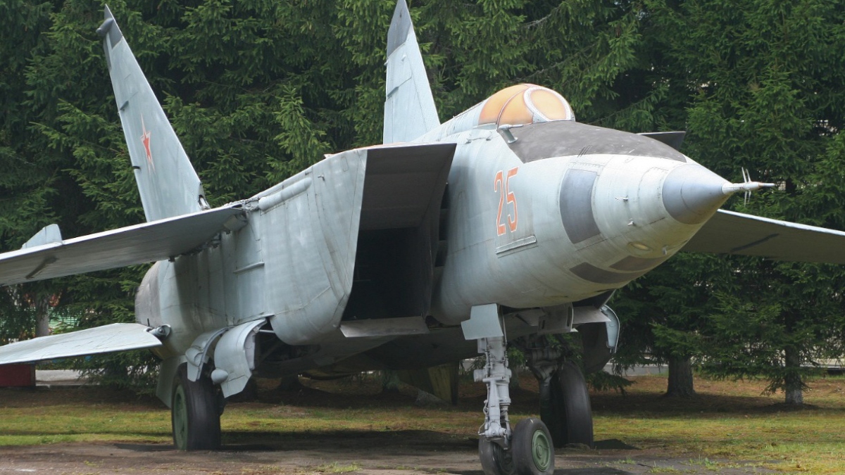 mig-25_foxbat_cover.jpg