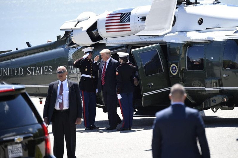 Tổng thống Mỹ Donald Trump sử dụng chiếc trực thăng Marine One VH-60N trong một chuyến công du. Ảnh: TheWorldNews