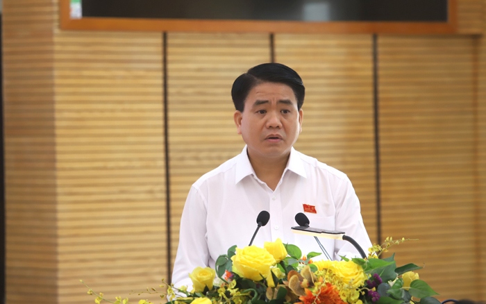 Chủ tịch TP Hà Nội Nguyễn Đức Chung trả lời cử tri về việc xử lý rác ùn ứ trong nội thành.