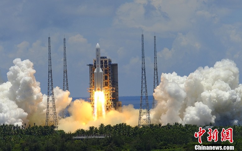 Trung Quốc phóng thành công tên lửa mang theo thiết bị thăm dò sao Hỏa. Ảnh: Chinanews.