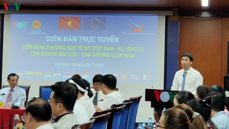 Phó Tổng Giám đốc VOV Ngô Minh Hiển phát biểu tại diễn đàn.