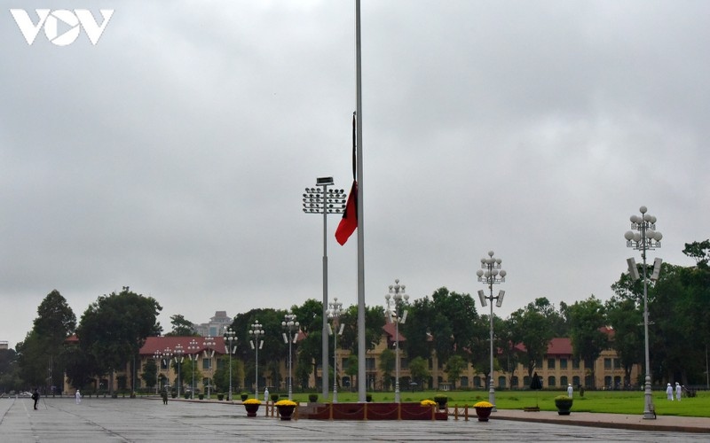 Anh nghi le treo co ru quoc tang nguyen tong bi thu le kha phieu tai ba Dinh hinh anh 11