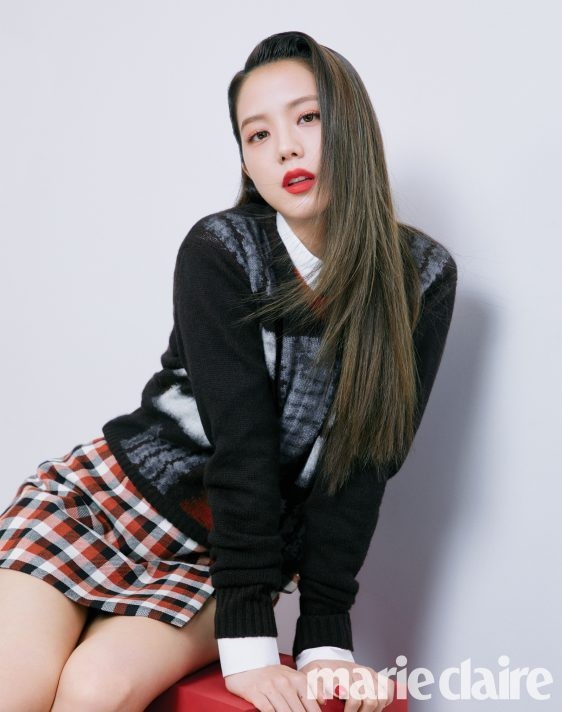 jisoo blackpink ngoi ngoi khi chat tren bia tap chi hinh anh 4