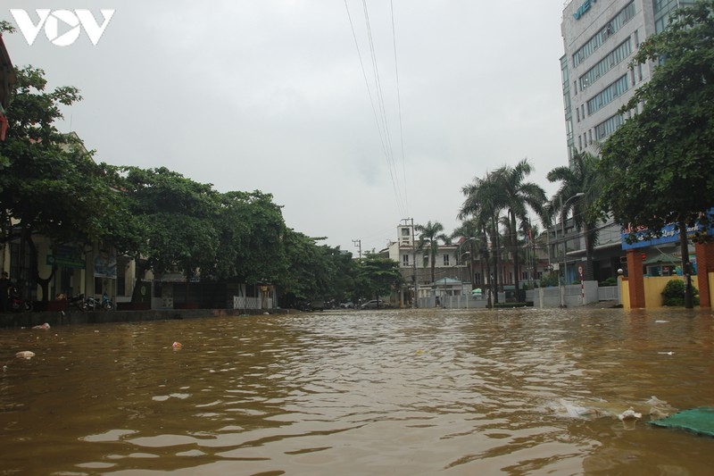 nhieu tuyen duong tp yen bai thanh song do nuoc dau nguon song hong do ve hinh anh 11