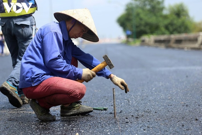 toan canh dai cong truong sua chua cau thang long, ha noi hinh anh 15