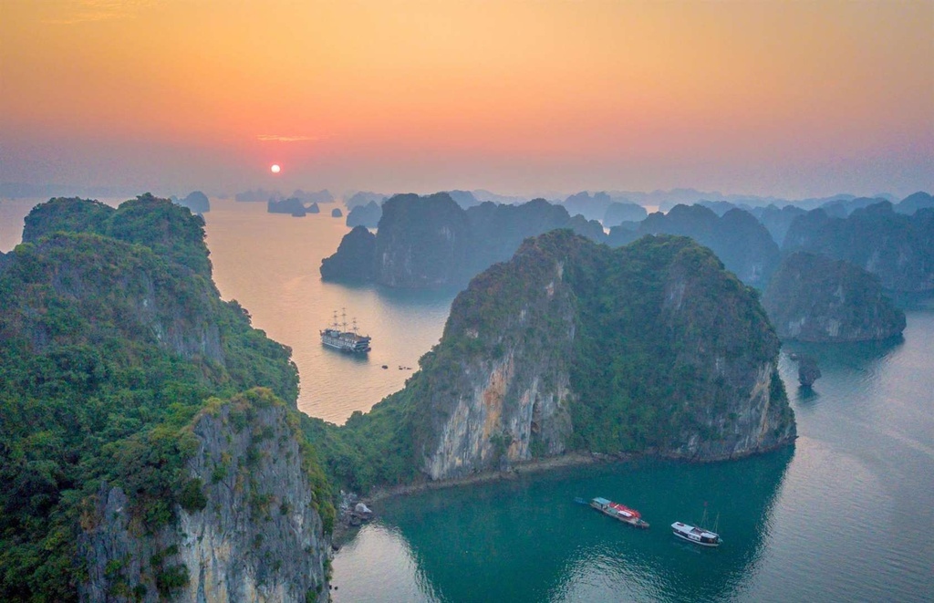 ha long bay among most stunning sunrise destinations worldwide picture 1