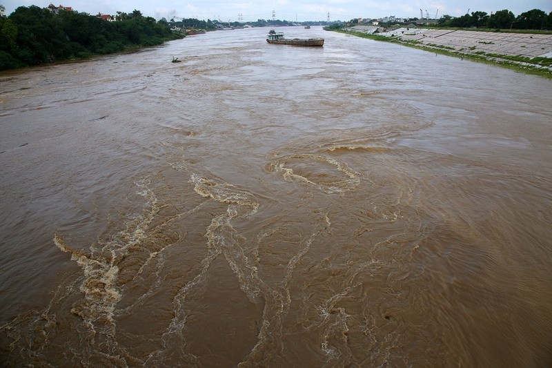 canh nuoc dang cao, chay cuon cuon tren song hong, song Duong hinh anh 1