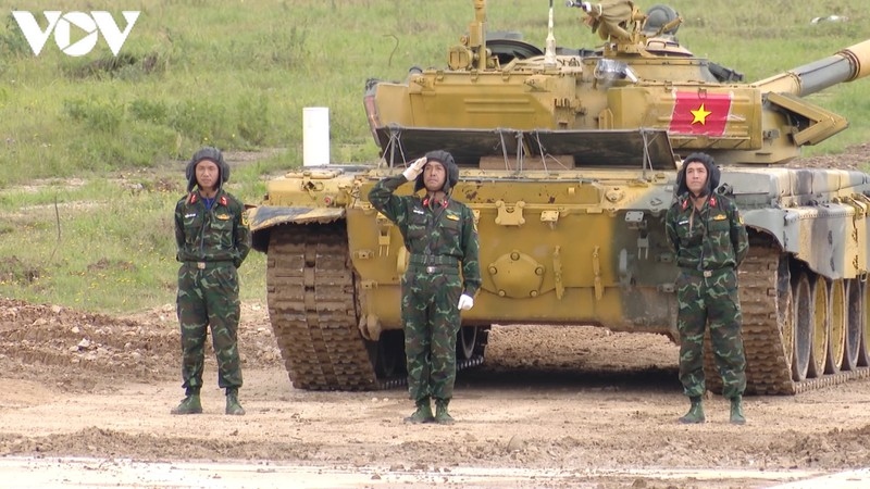 Doi tang viet nam vao ban ket cuoc thi tank biathlon 2020 hinh anh 3