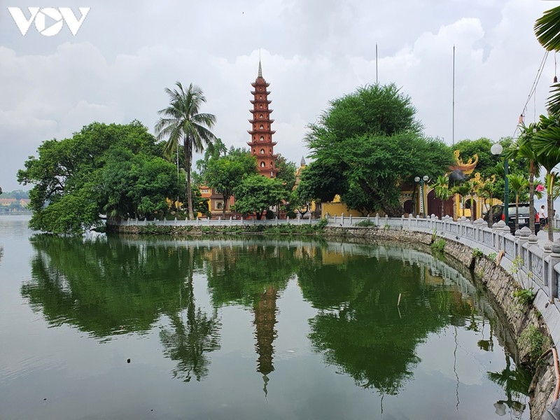 historical relic sites in hanoi left deserted amid covid-19 fears picture 4