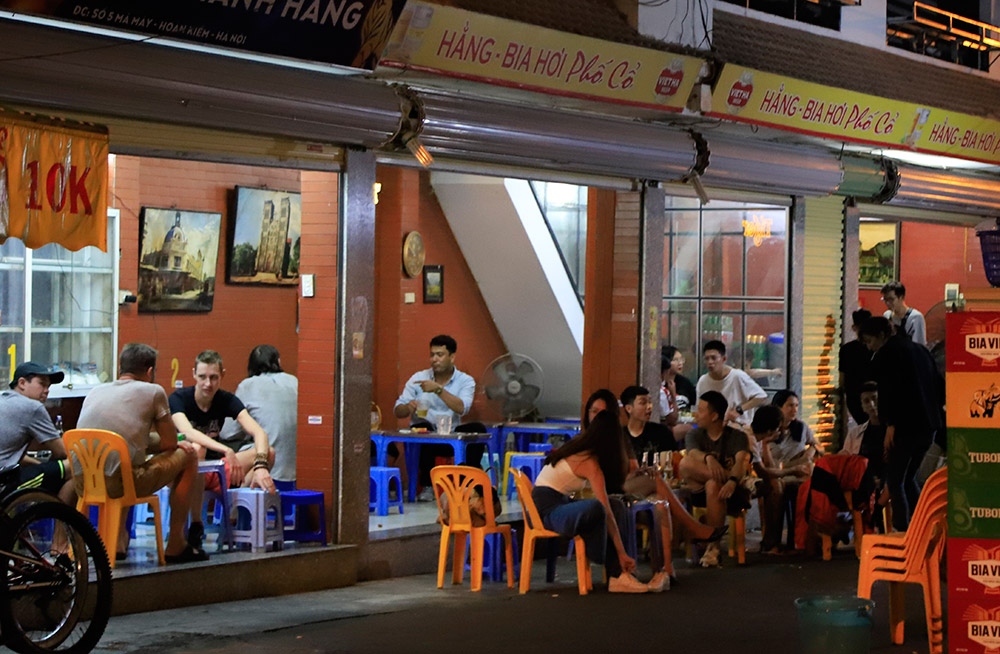 hanoi restaurants implement protective measures against covid-19 picture 12