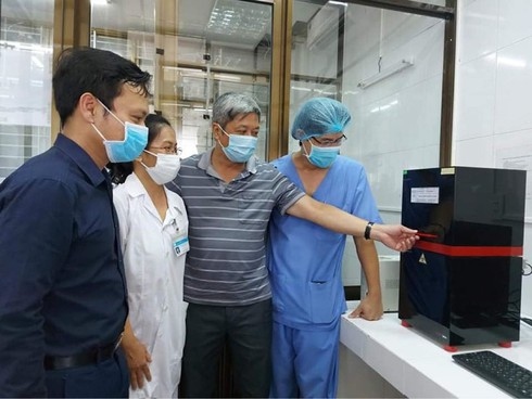 da nang c hospital officially conducts covid-19 confirmation tests picture 1
