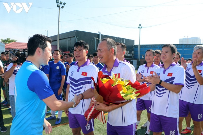 khai mac giai bong da chao mung quoc khanh viet nam tai campuchia hinh anh 3